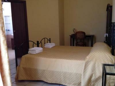 Il Nido Degli Angeli Bed & Breakfast Calatabiano Ruang foto